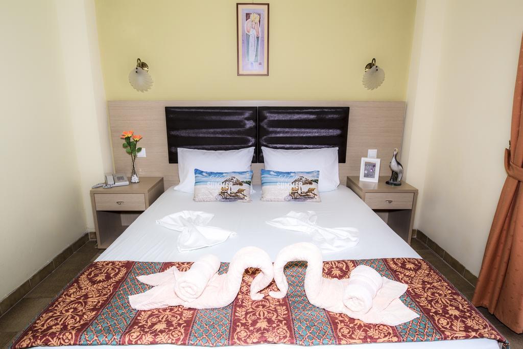 Dionisos Palms Apartments Паралия-Дионисиу Экстерьер фото