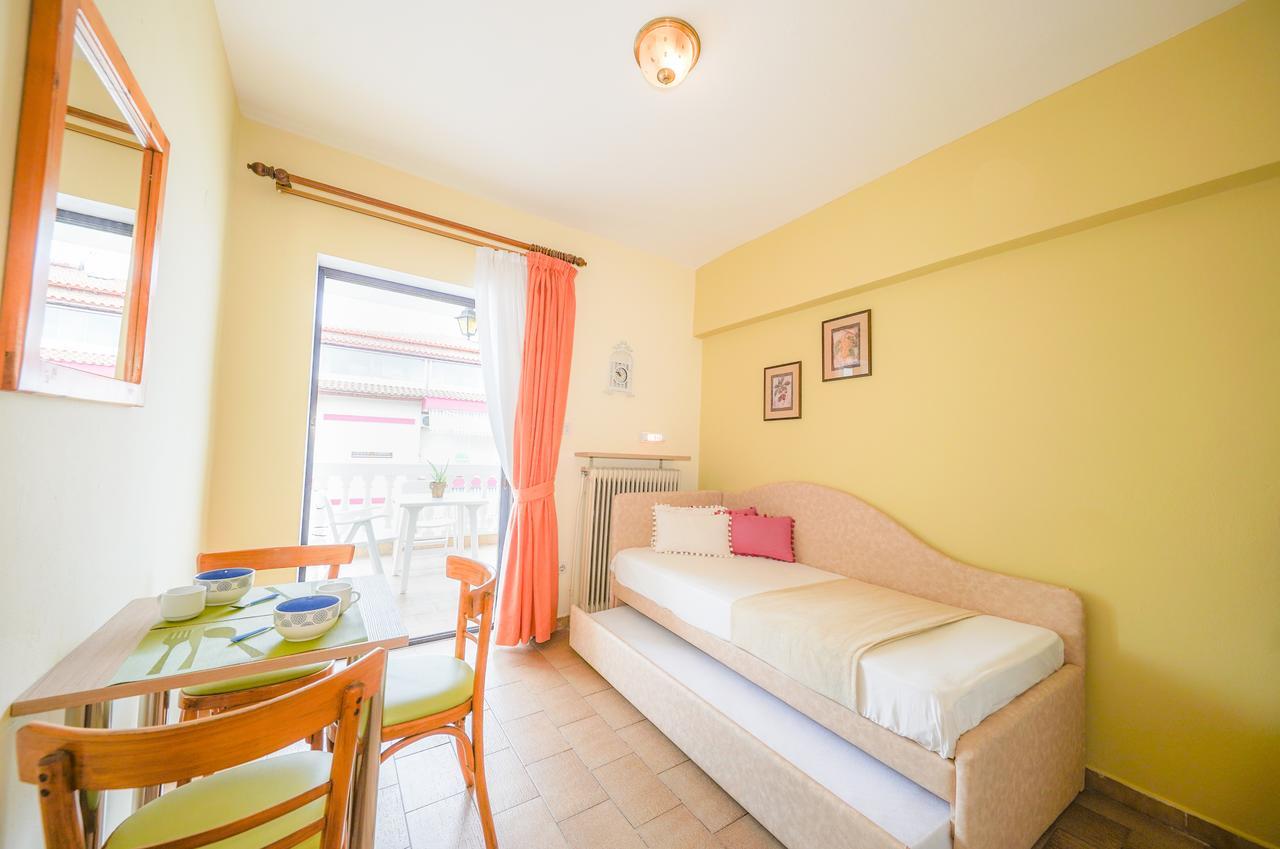 Dionisos Palms Apartments Паралия-Дионисиу Экстерьер фото